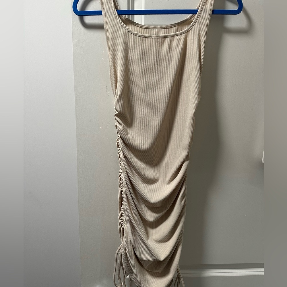 Bodycon cream dress